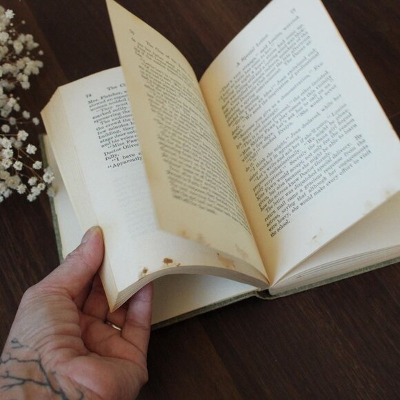 Vintage 1940s Book, "The Dana Girls Mystery Stories, The Clue of the Rusty Key", - Picture 9 of 10